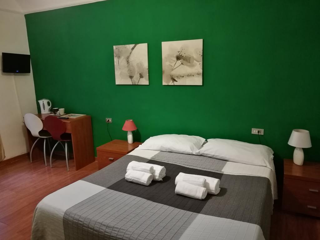 Ares Rooms Рим Екстериор снимка